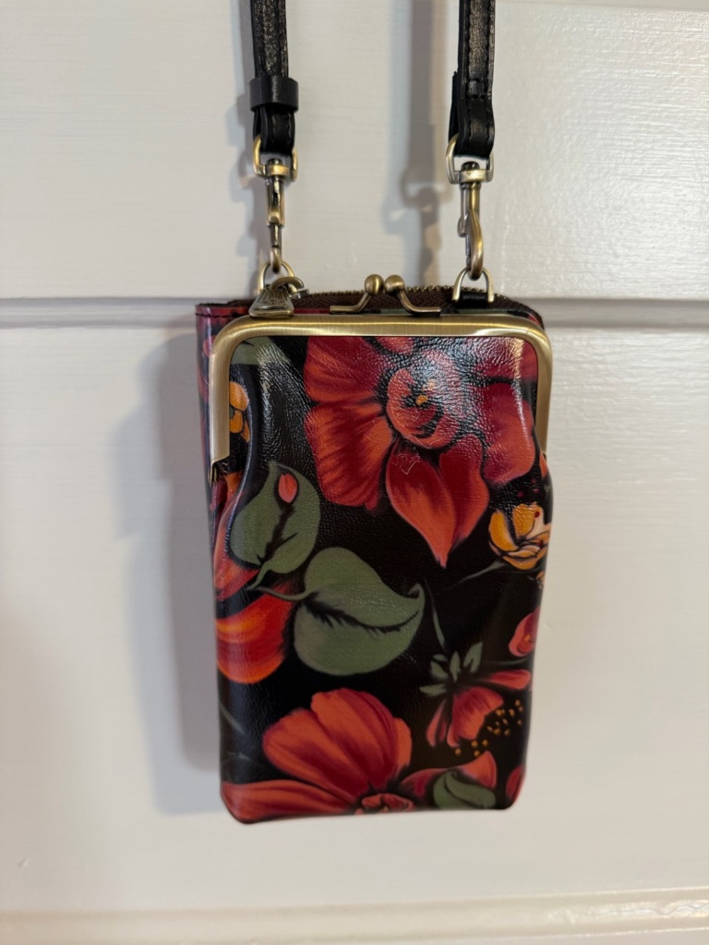 NWOT Patricia Nash Floral Crossbody Purse Wallet Detach Strap Black Red Floral